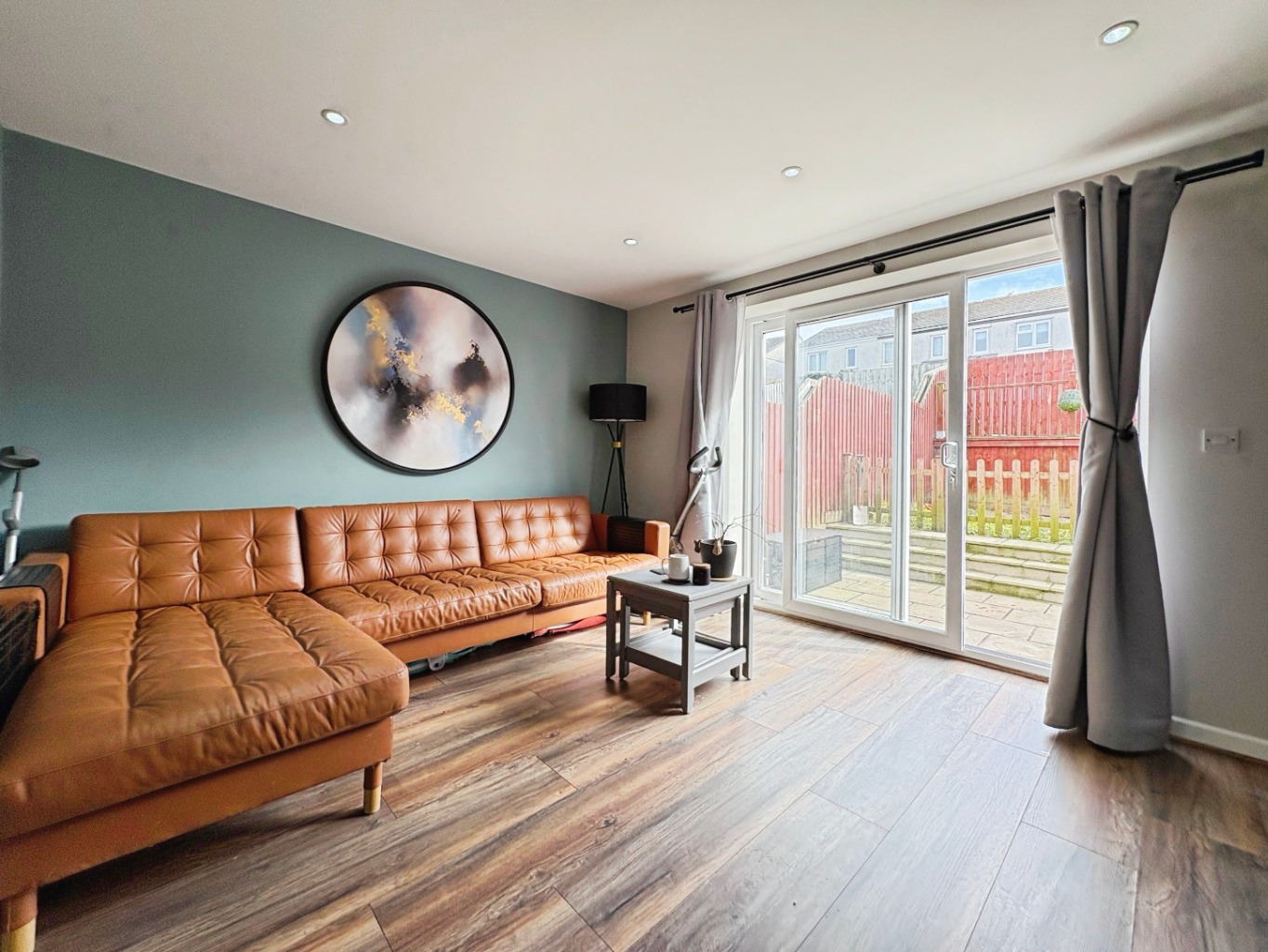 Hayle, Two bed home in convenient location, photo 2