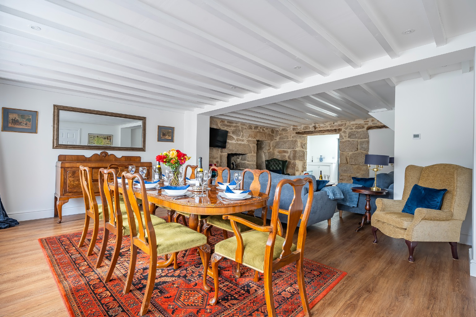 Praze, Three Storey Grade 2 Listed Cottage, photo 2