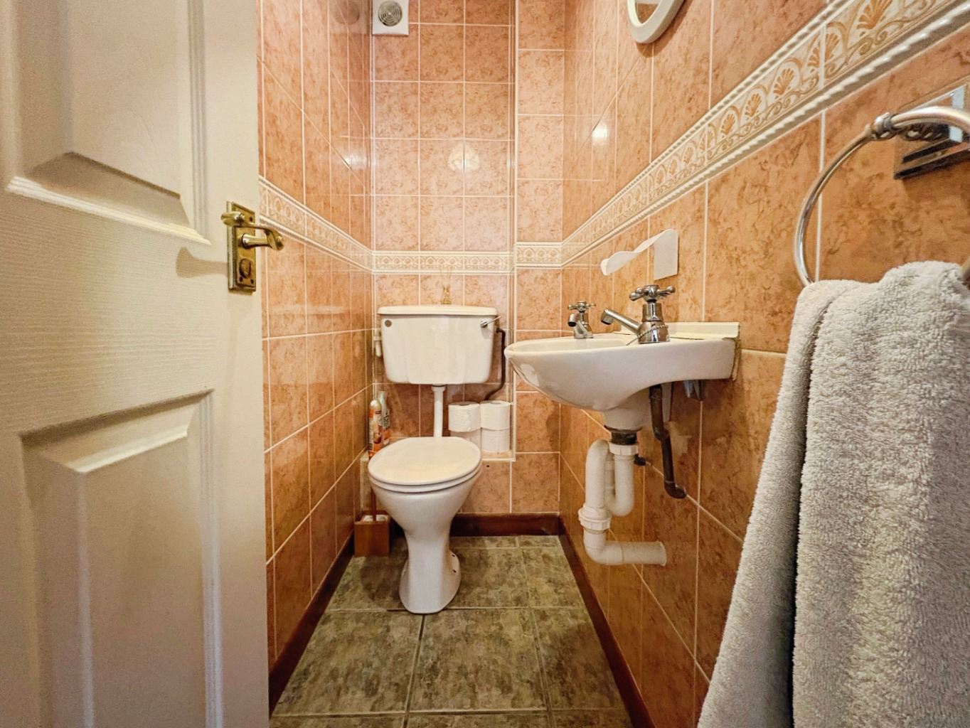 Godolphin Cross, Spacious family home within a generous plot, photo 25