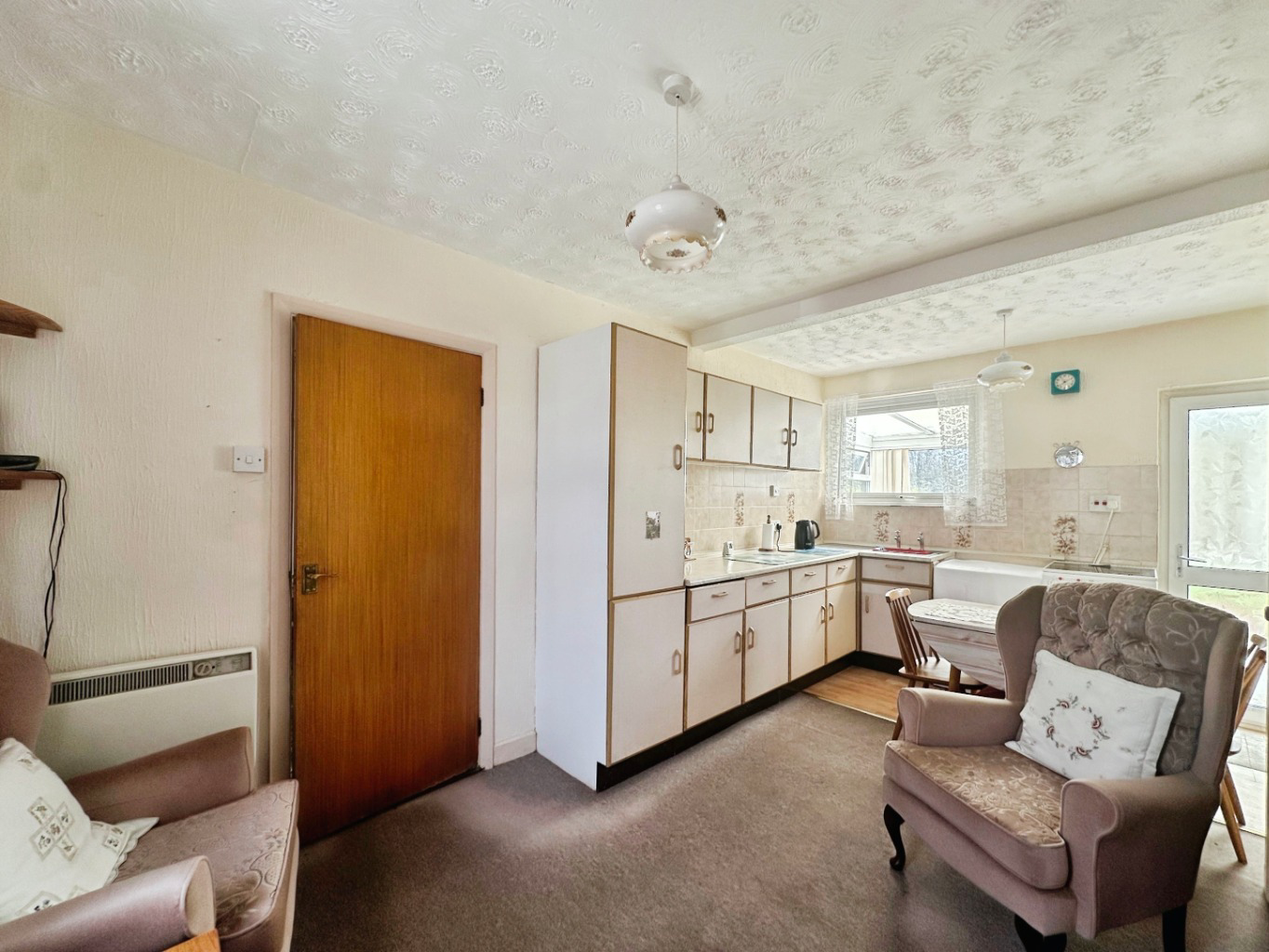 Mawgan, Local buyers home with large garden, photo 3