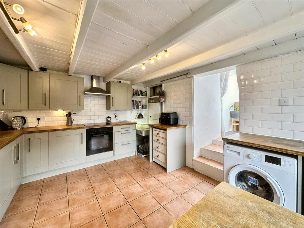 Cottage in countryside setting, Lowertown, photo 2