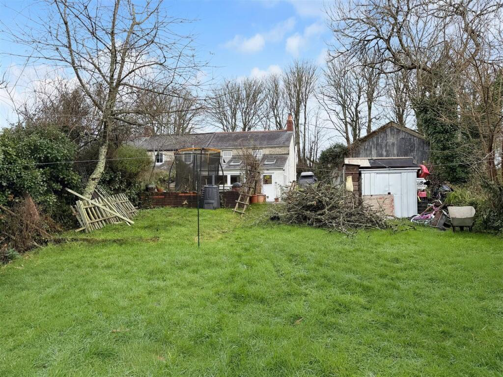 Godolphin Cross, Tucked away two bed cottage, photo 19