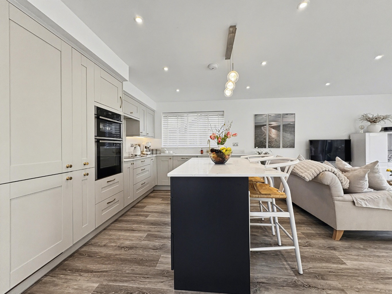 Leedstown, Beautiful Three Bedroom detached Bungalow in the Heart the village, photo 2