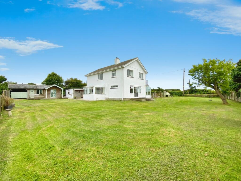 St. Erth Praze, Flexible detached family home
