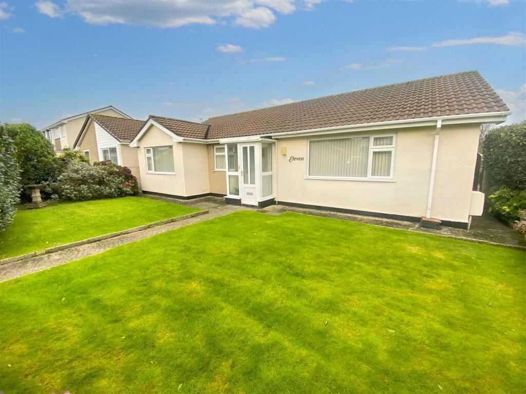 Helston, Spacious detached bungalow, photo 18