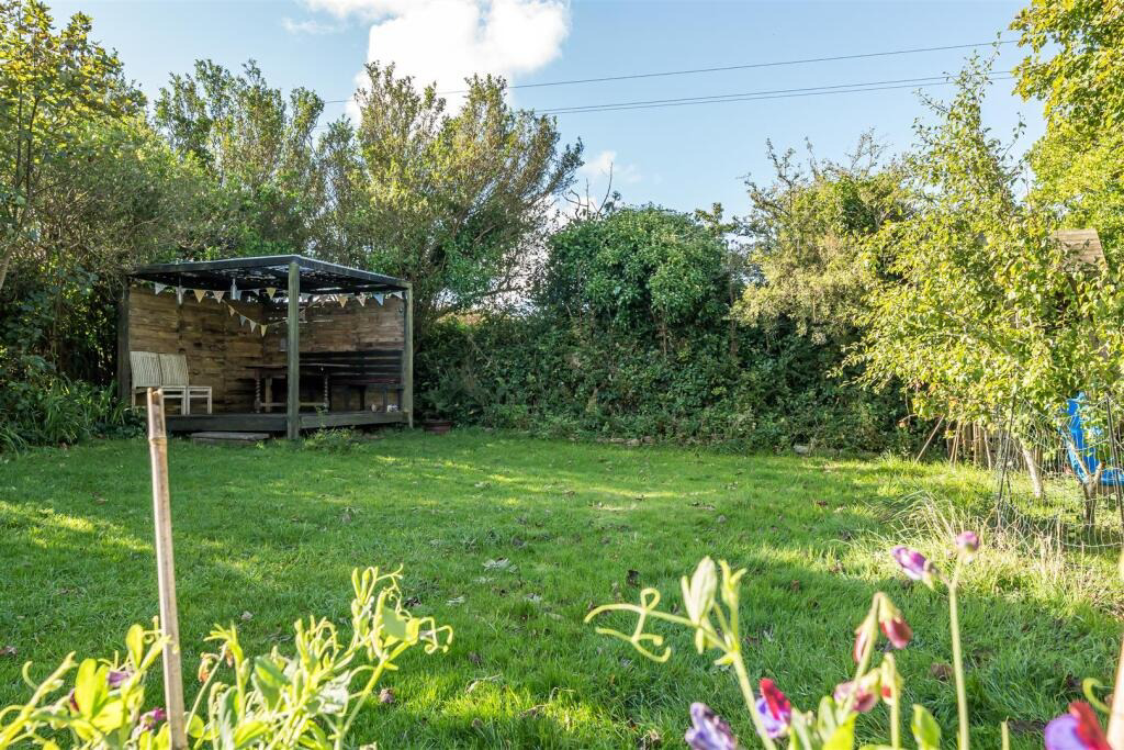 Beacon, Charming semi-detached cottage with land, photo 28