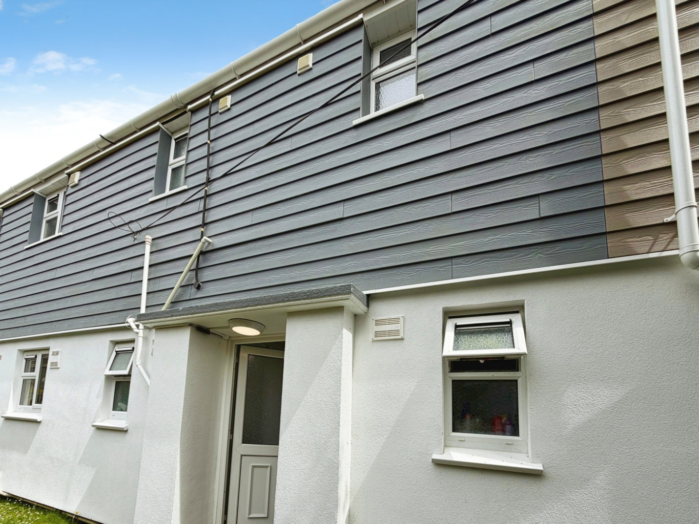 Mawgan, First floor flat with no onward chain