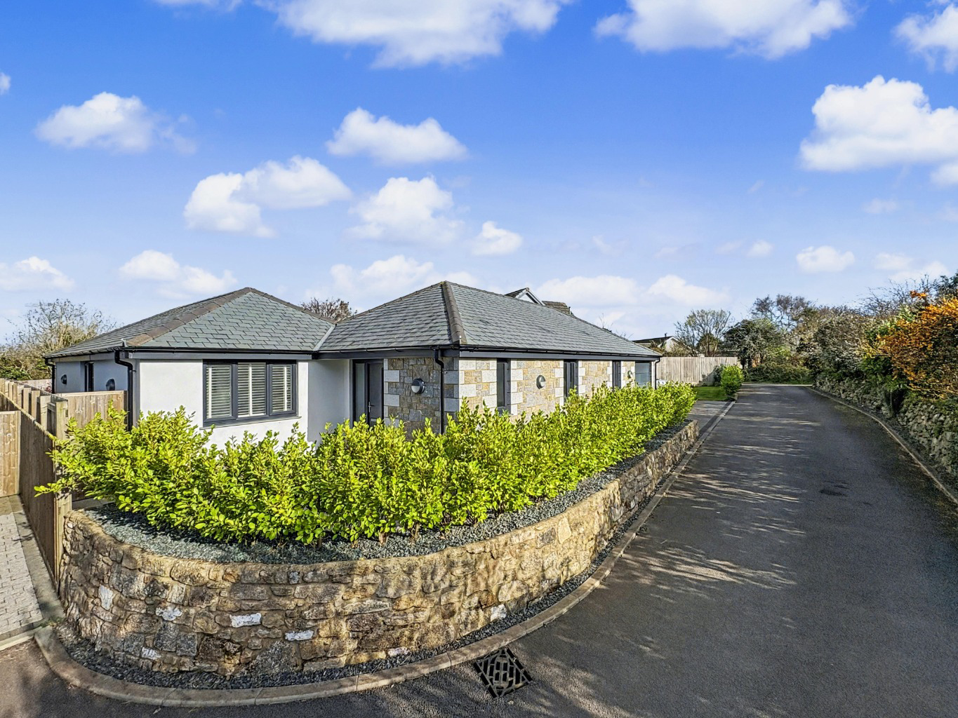 Leedstown, Beautiful Three Bedroom detached Bungalow in the Heart the village