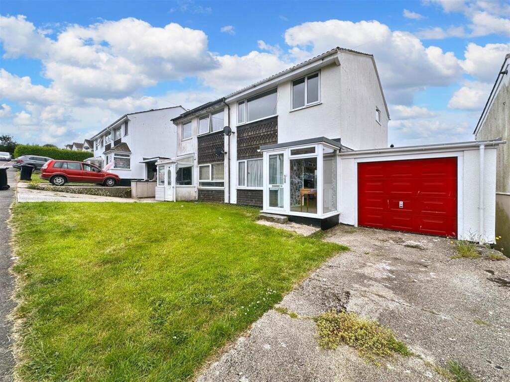 Porthleven, Three bed home with potential, photo 20