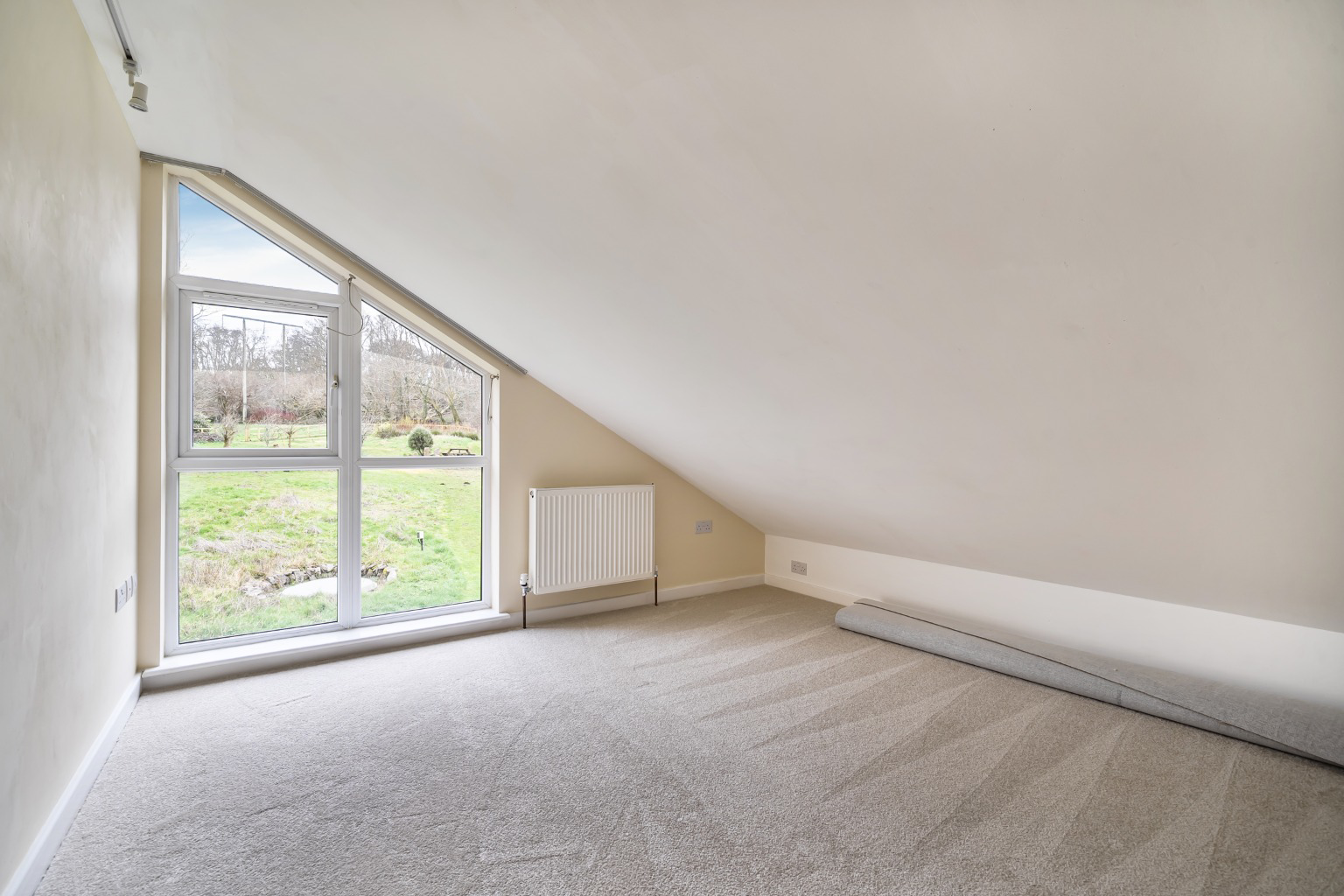 Carwynnen, Versatile home with large garden, paddocks and woodland area, photo 14