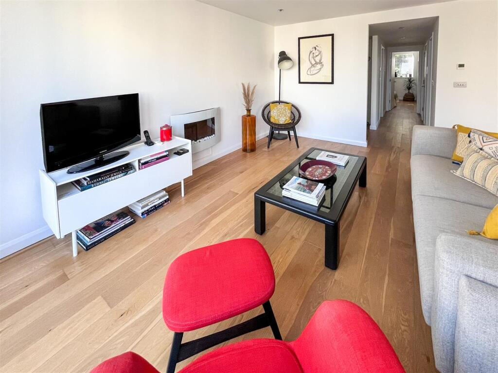 Two bedroom ground floor apartment, The Belyars, St. Ives, photo 18