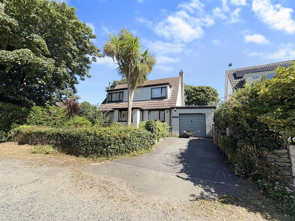Mullion, Spacious four bed home, photo 27