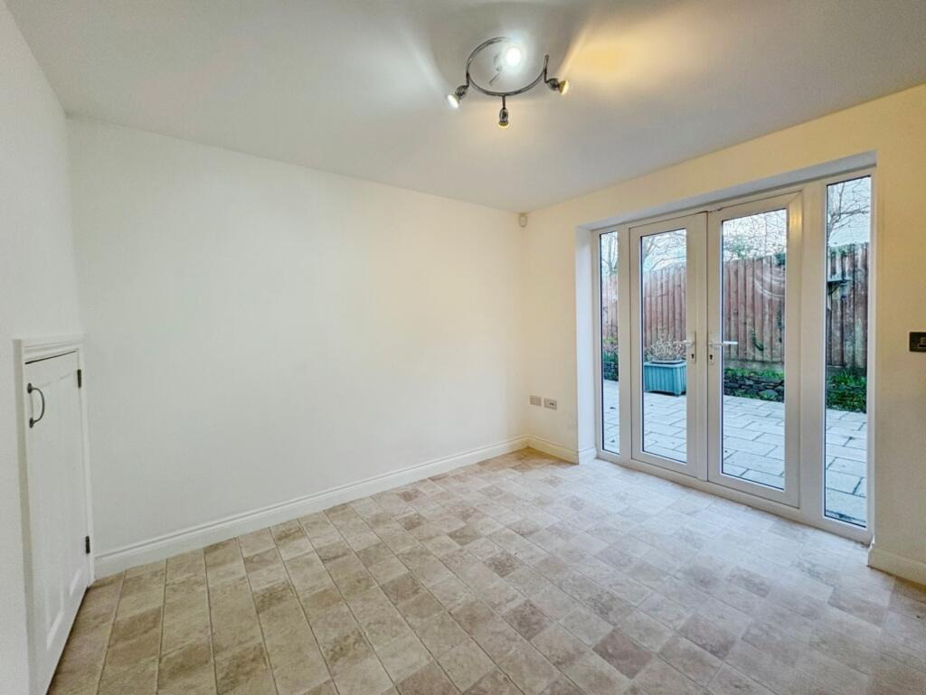 Connor Downs, Spacious family home, photo 7