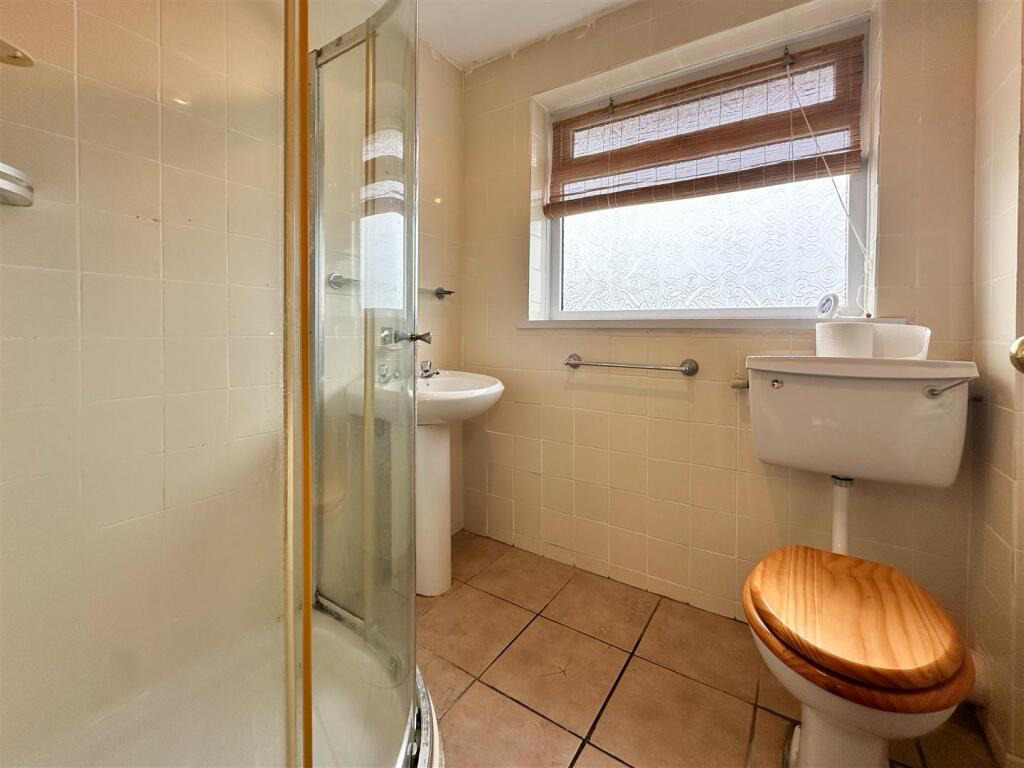 Porthleven, Three bed home with potential, photo 16