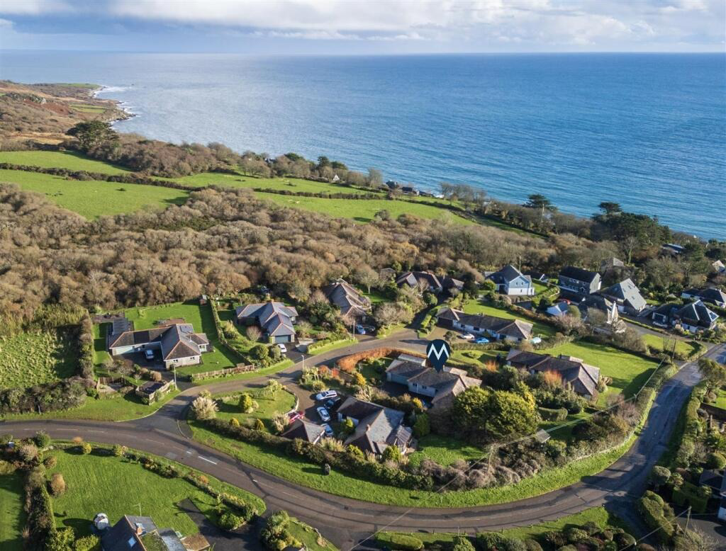Coverack, Impressive detached bungalow in village setting