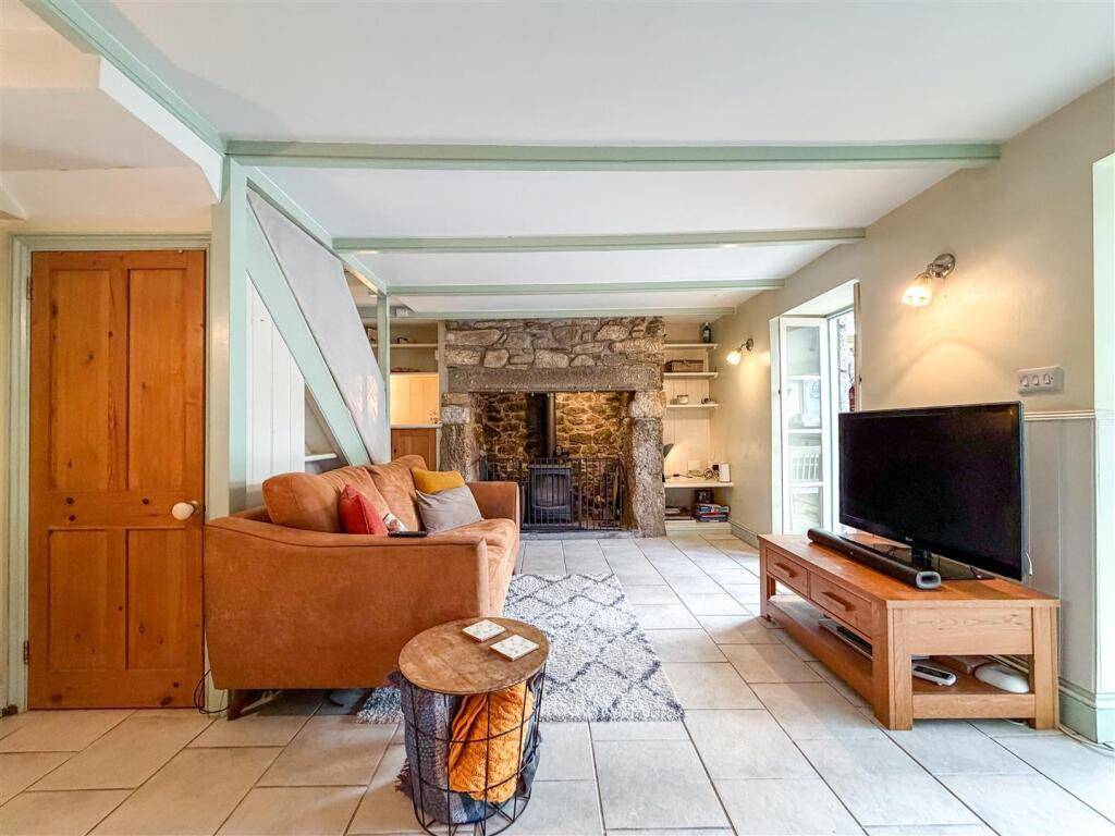 Godolphin Cross, Tucked away two bed cottage, photo 18