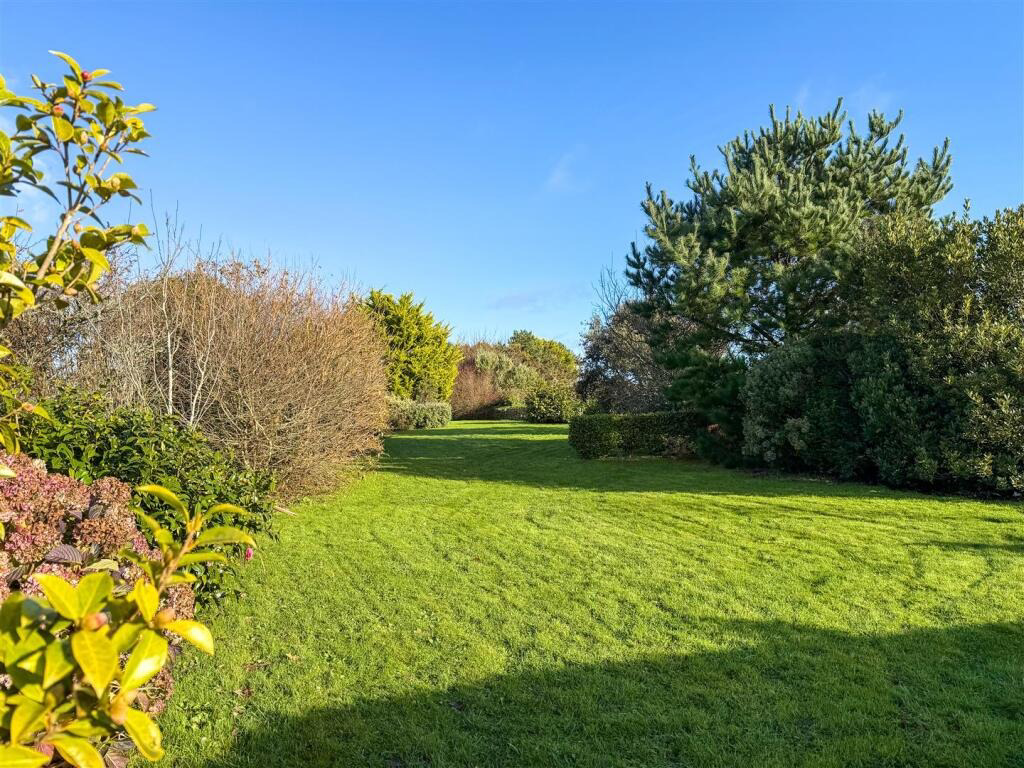Ashton, Dormer bungalow with coastal views, photo 25