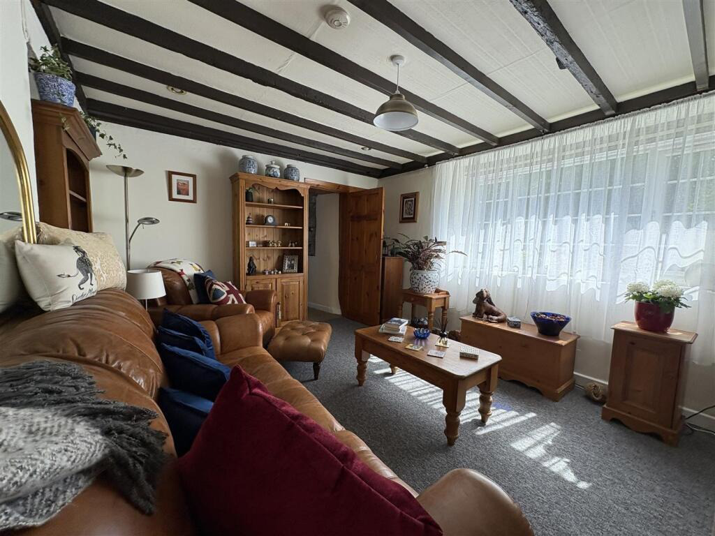 Kuggar, Four bed house and two one bed cottages, photo 33
