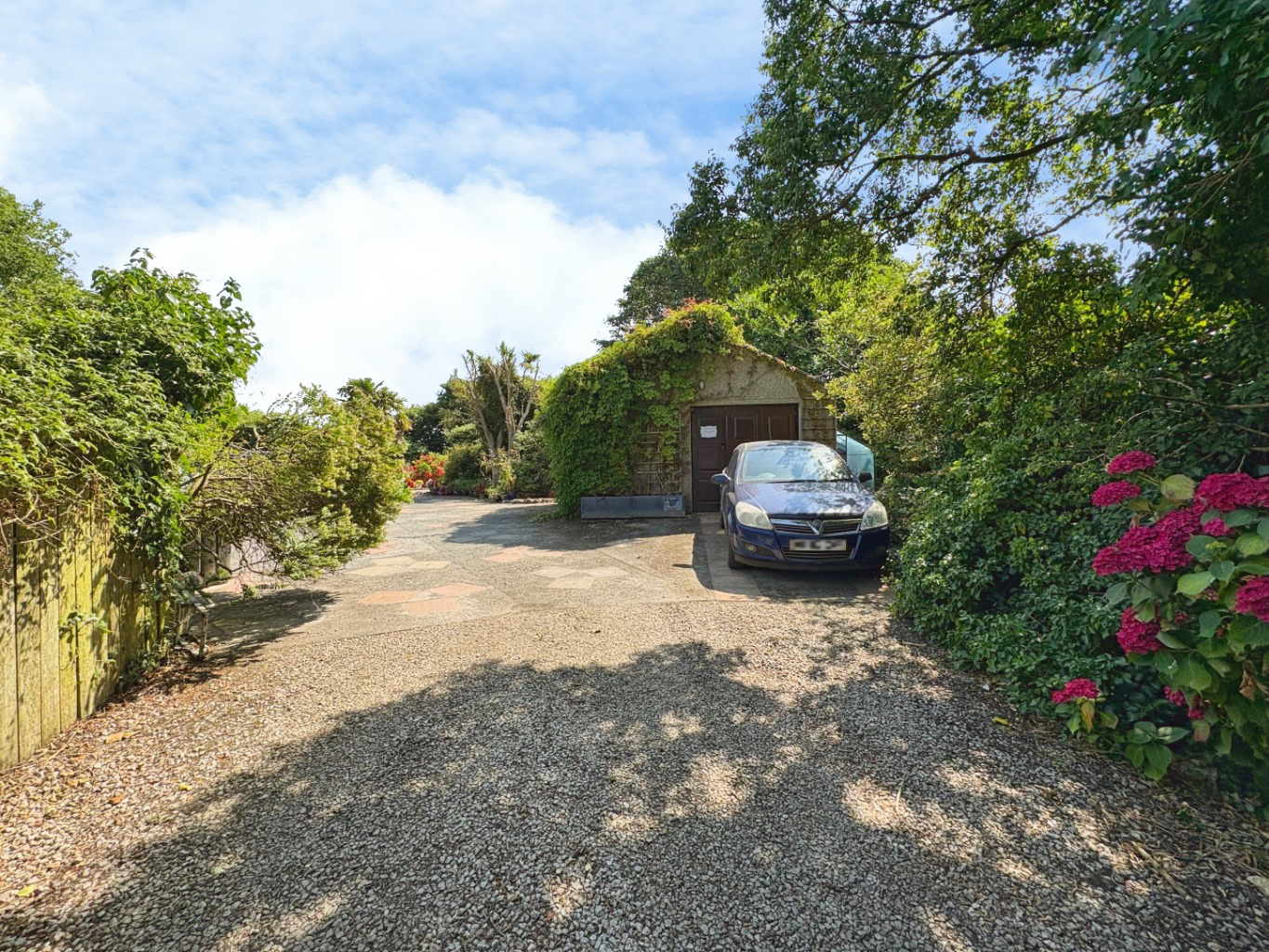 Near Goldsithney, Barn conversion in rural setting, photo 5
