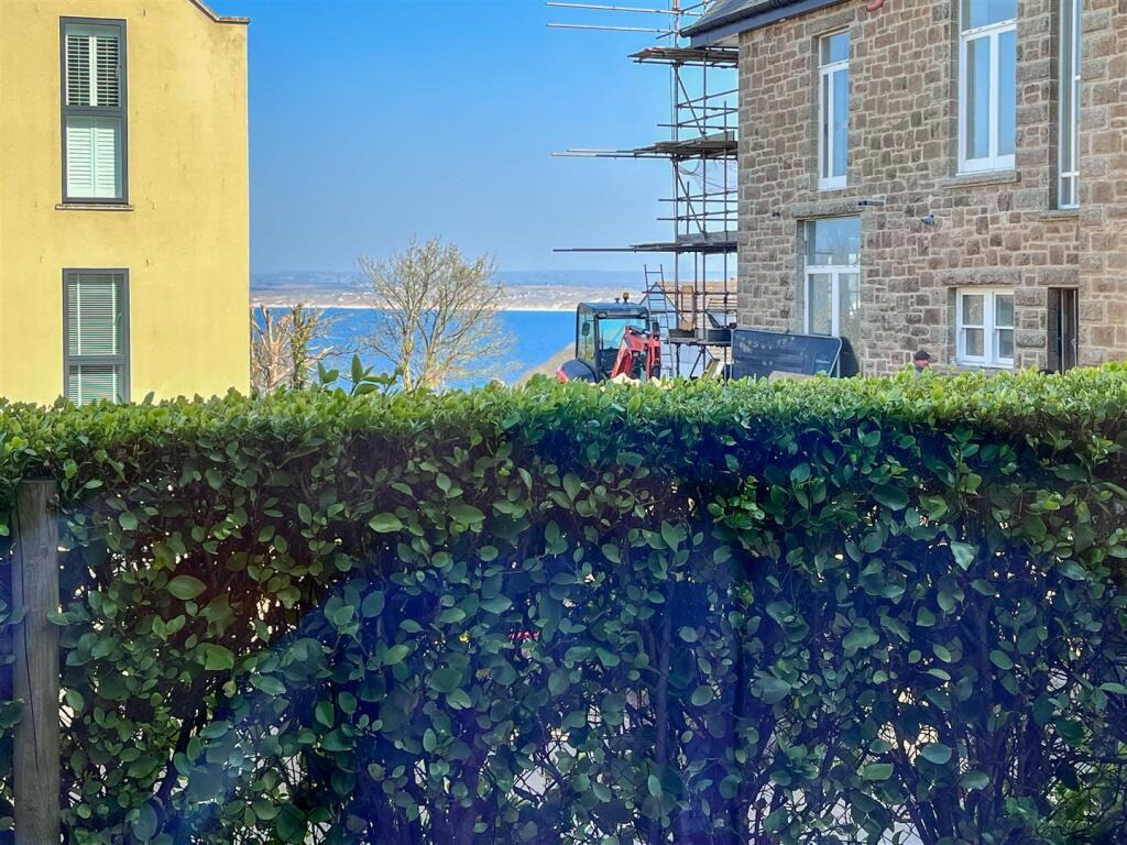Two bedroom ground floor apartment, The Belyars, St. Ives, photo 10