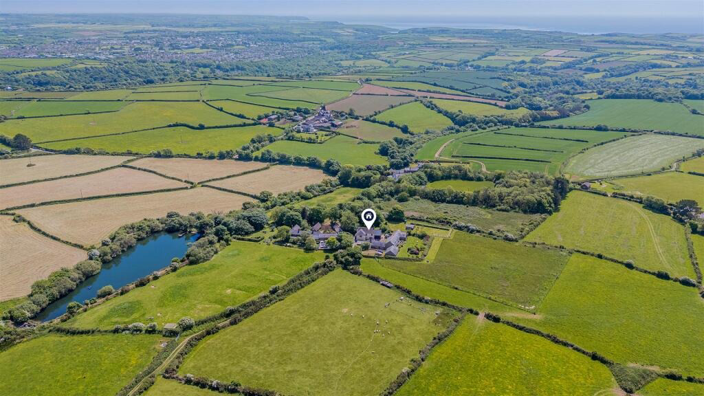 Farmhouse with Land, Sithney, Helston, photo 9