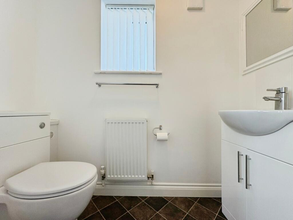 Connor Downs, Spacious family home, photo 10