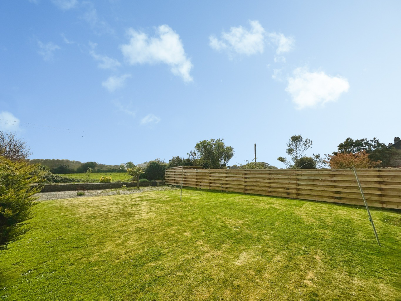 Mawgan, Local buyers home with large garden, photo 8