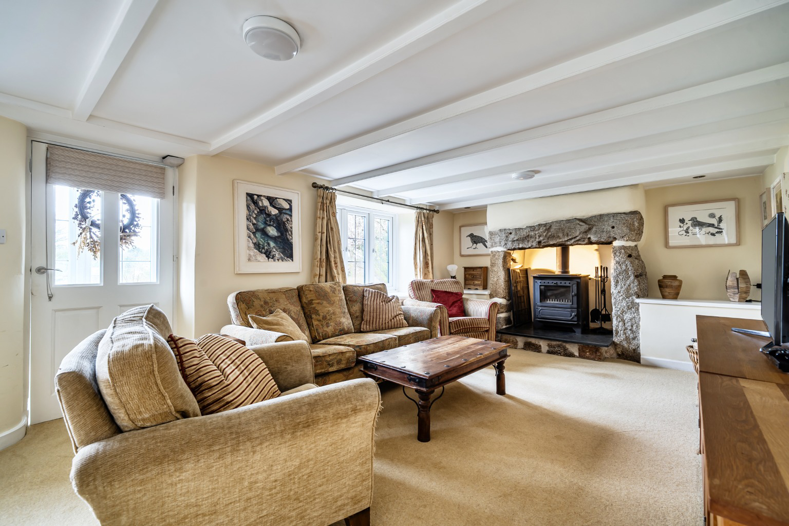 Carwynnen, Versatile home with large garden, paddocks and woodland area, photo 2