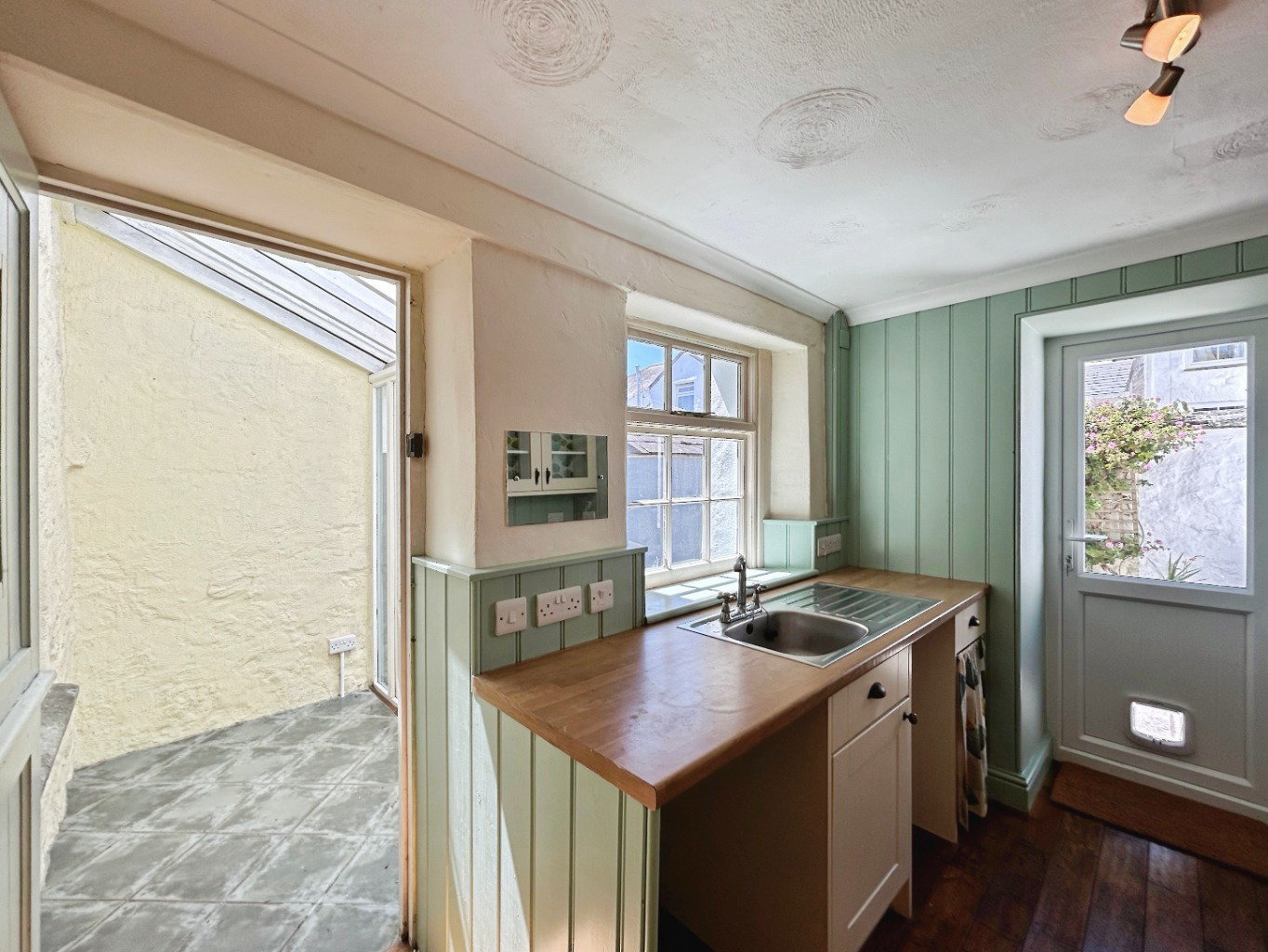 Penzance, Two bed home with no chain, photo 8