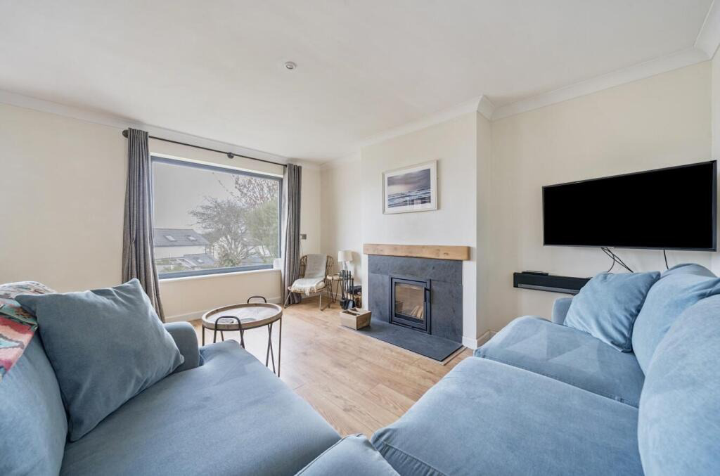 Godolphin Cross, Modernised detached bungalow, photo 6