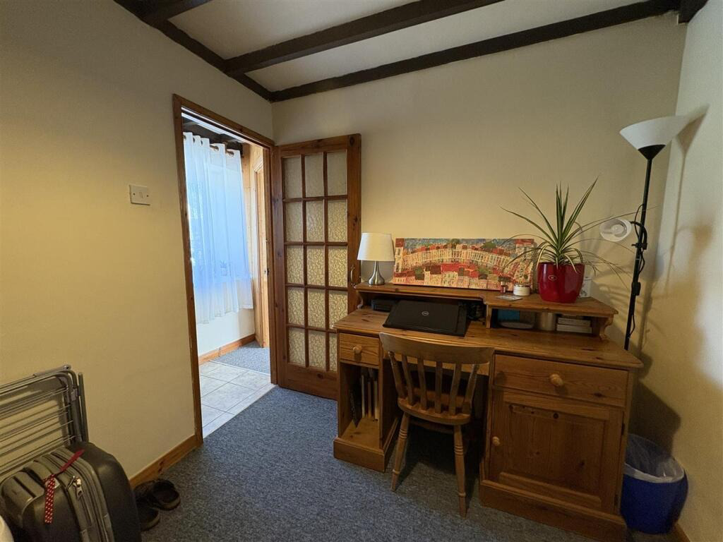 Kuggar, Four bed house and two one bed cottages, photo 31