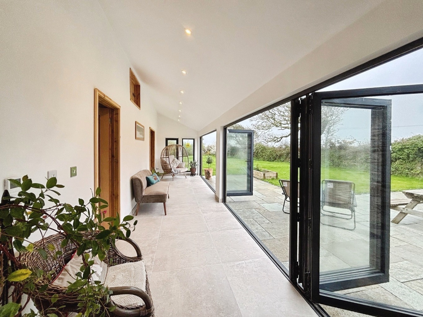 Helston, Barn conversion set within approx 2 acres, photo 4