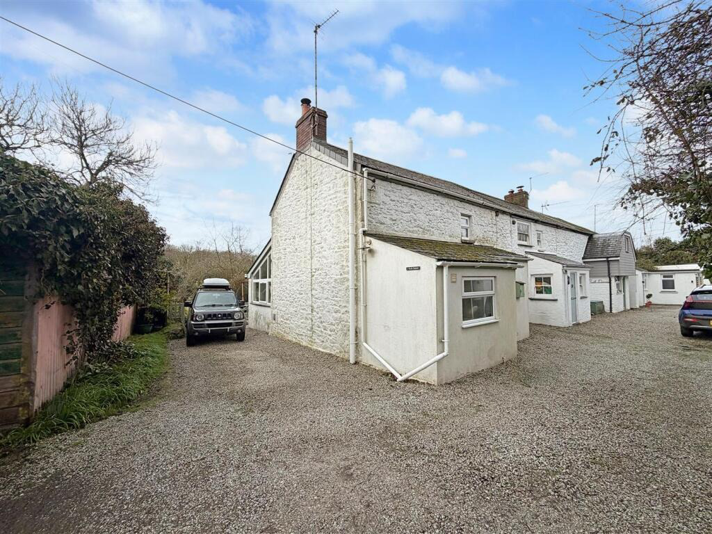 Godolphin Cross, Tucked away two bed cottage, photo 20