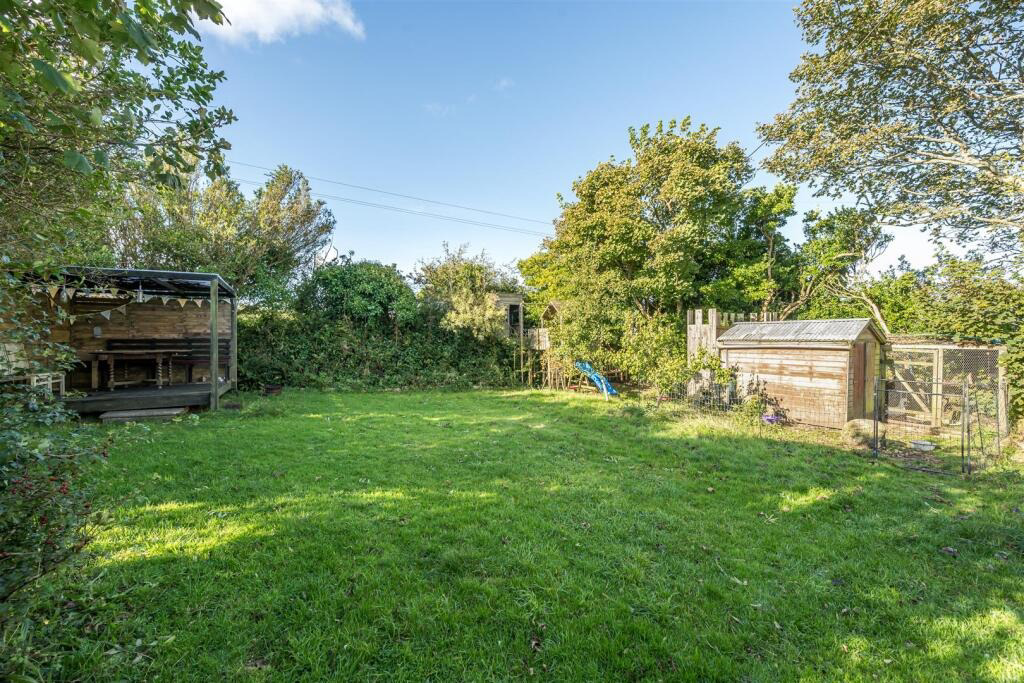 Beacon, Charming semi-detached cottage with land, photo 13