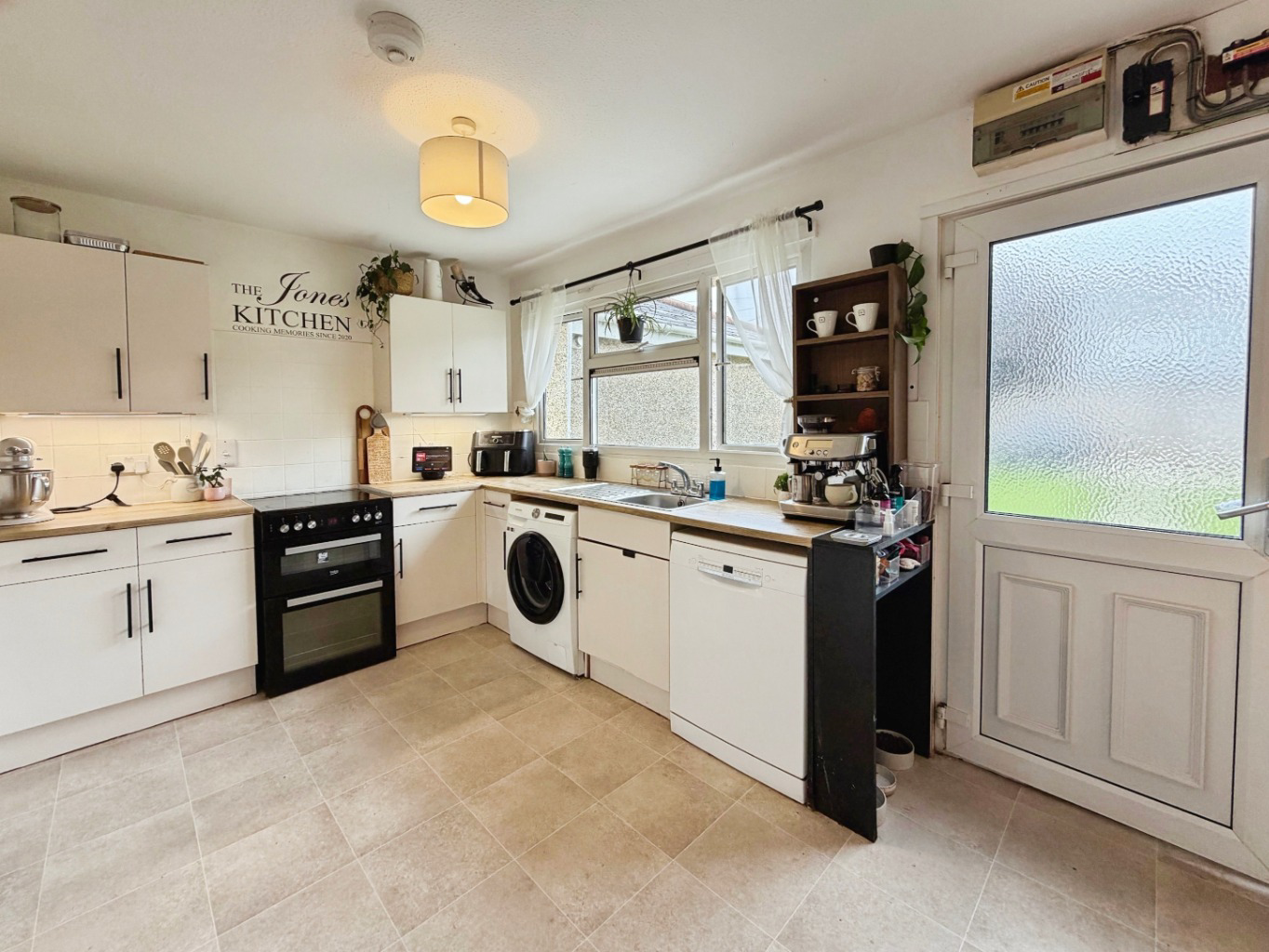 Helston, Three bed family home, photo 5
