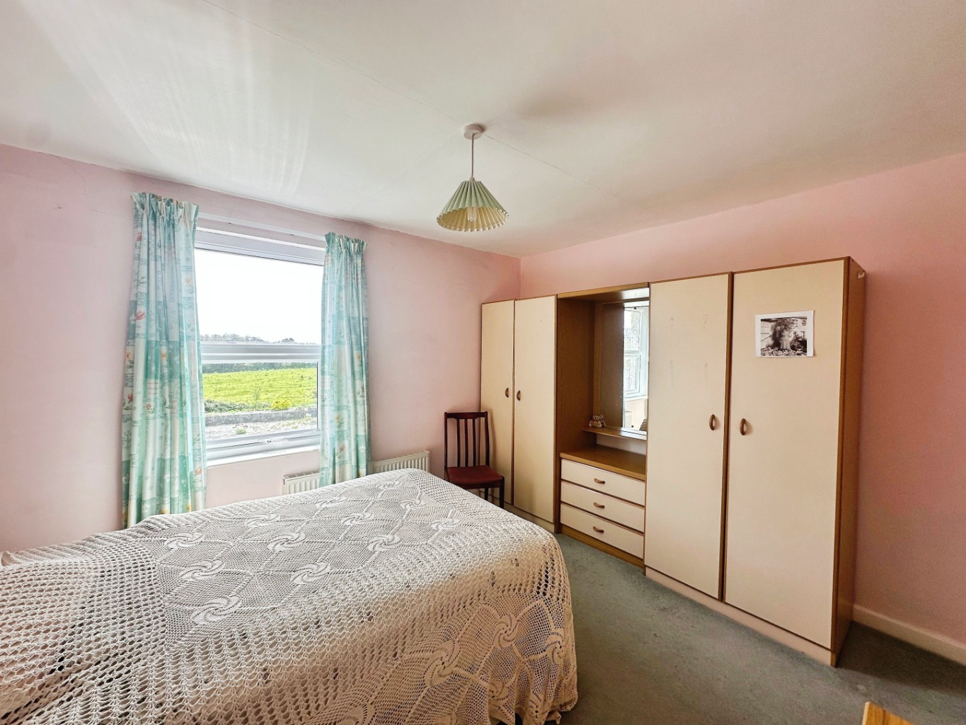 Mawgan, Local buyers home with large garden, photo 9