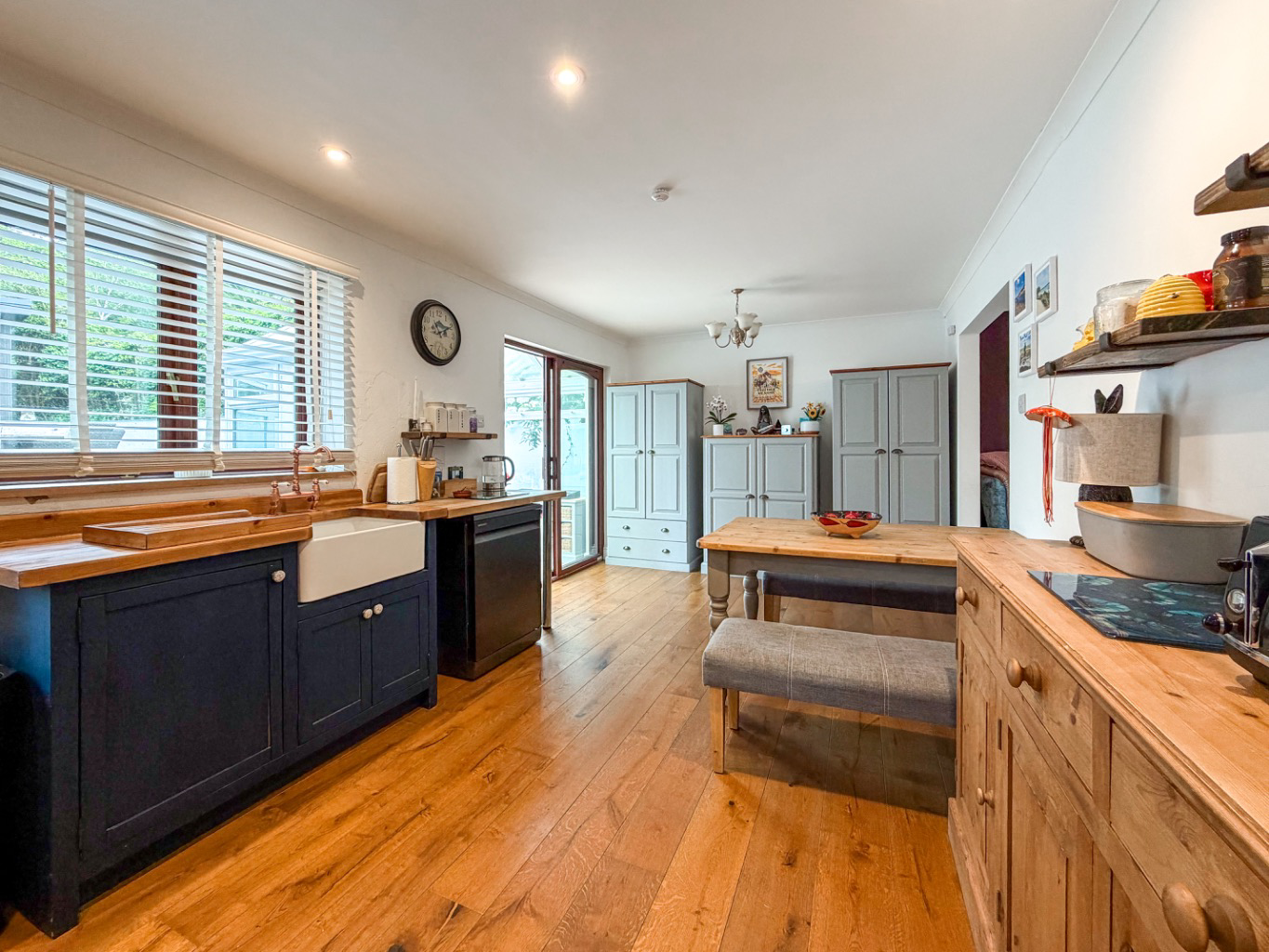 Gulval, Spacious home on generous corner plot, photo 8
