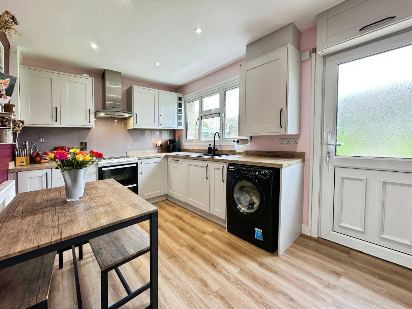 Helston, Three bed home conveniently located, photo 4
