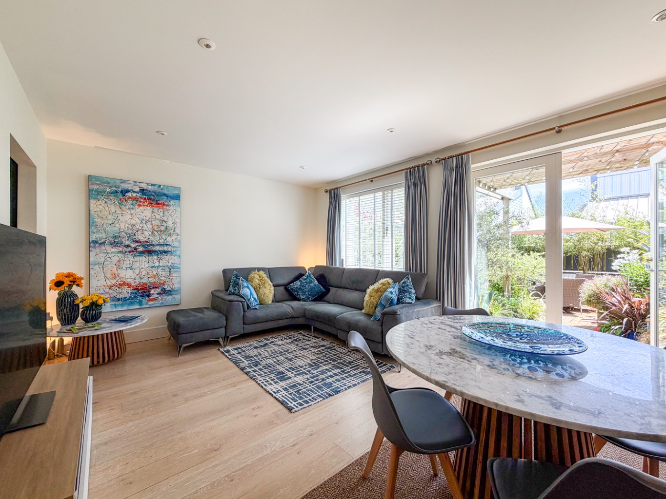 Hayle, Exceptional three bedroom home, photo 4