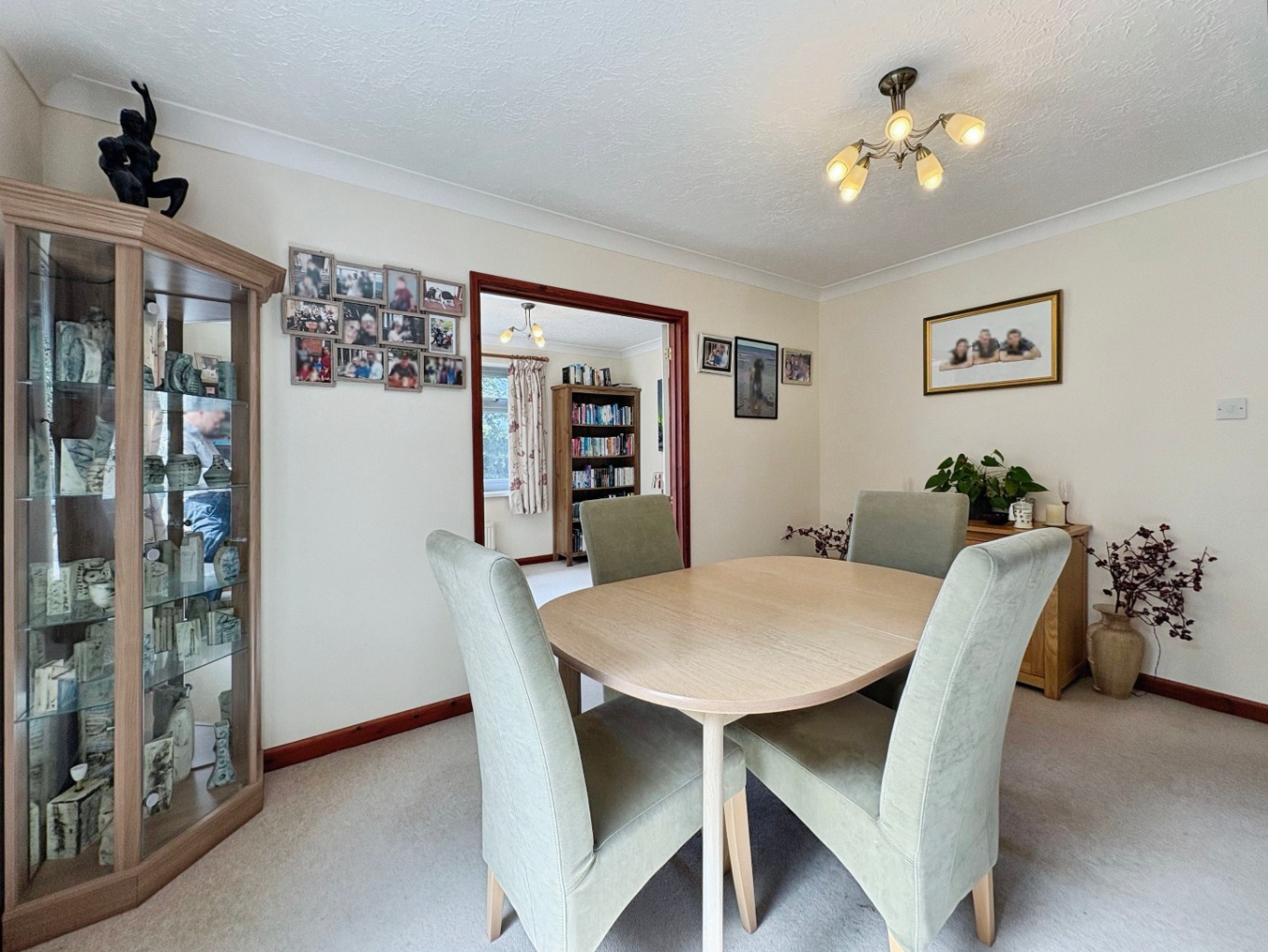 Godolphin Cross, Spacious family home within a generous plot, photo 27