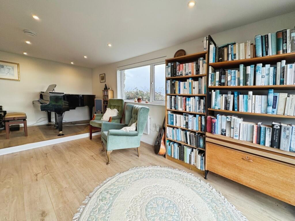 Ashton, Dormer bungalow with coastal views, photo 20