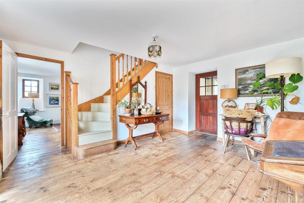 Crowntown, Barn conversion set within generous grounds, photo 4