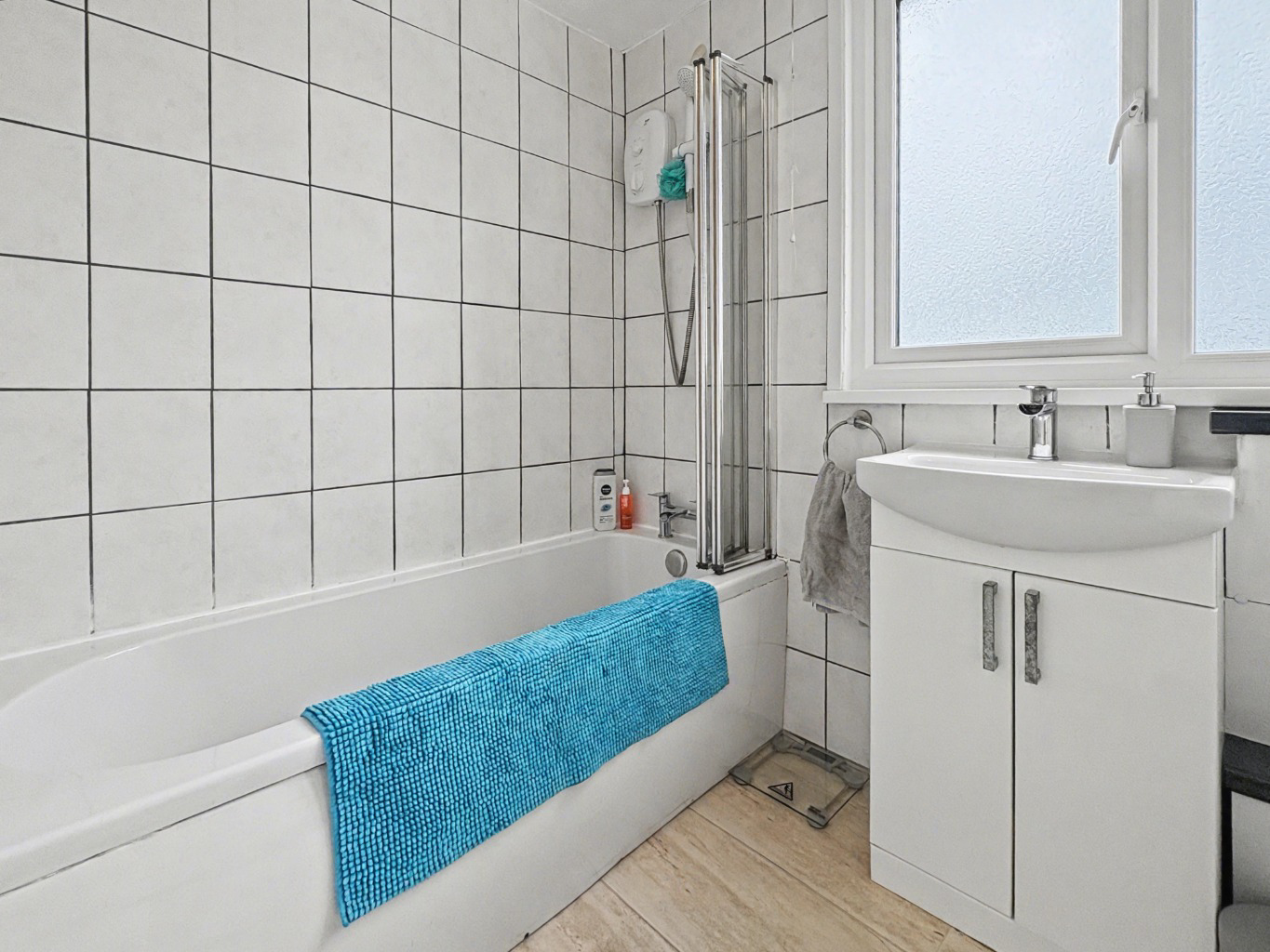Helston, Well presented three bedroom home, photo 16