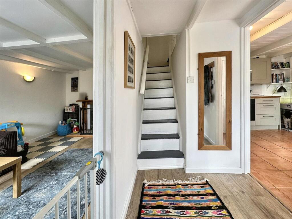 Cottage in countryside setting, Lowertown, photo 11