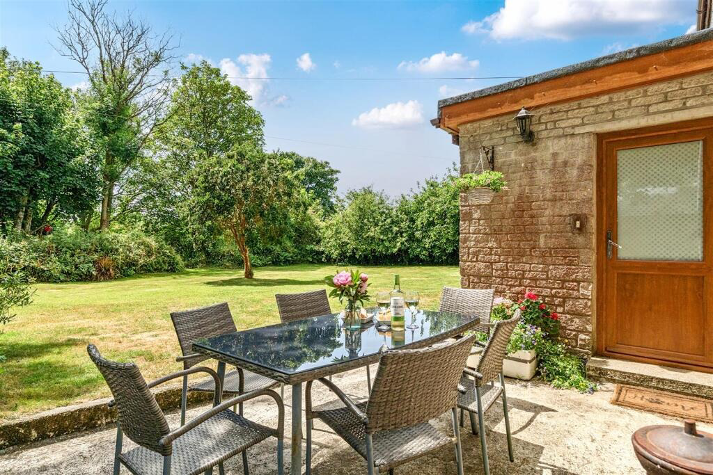 Farmhouse with Land, Sithney, Helston, photo 8