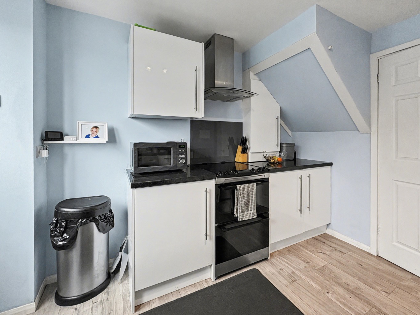 Helston, Well presented three bedroom home, photo 5