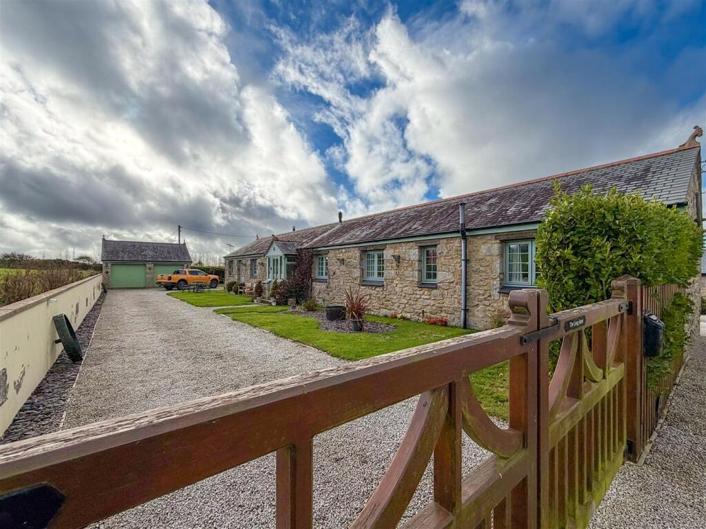 Farms Common, Stunning Barn Conversion, photo 17