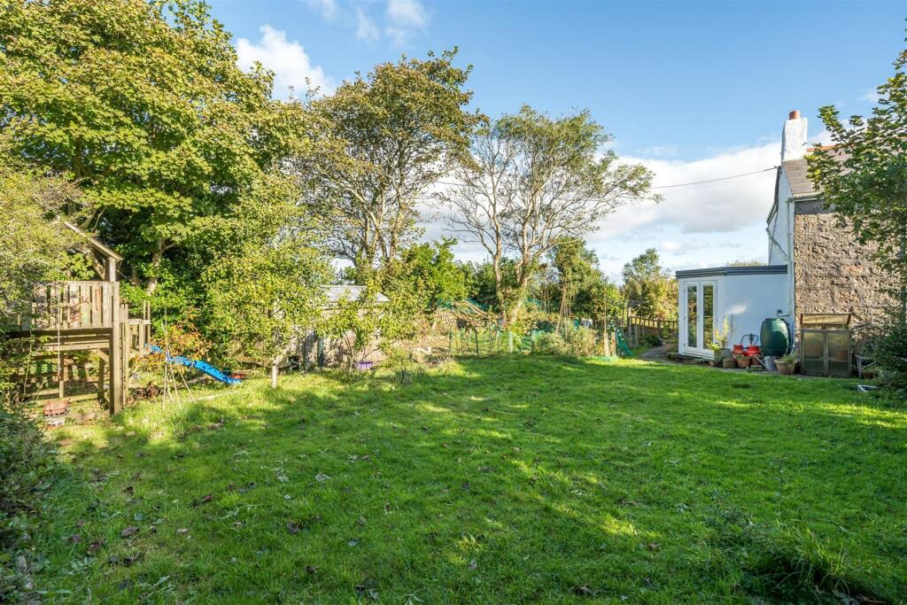 Beacon, Charming semi-detached cottage with land, photo 31