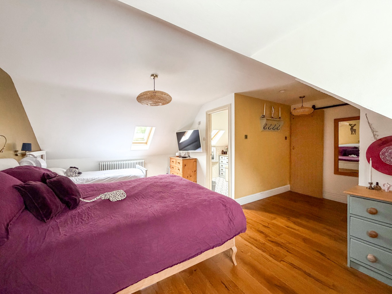 Gulval, Spacious home on generous corner plot, photo 17