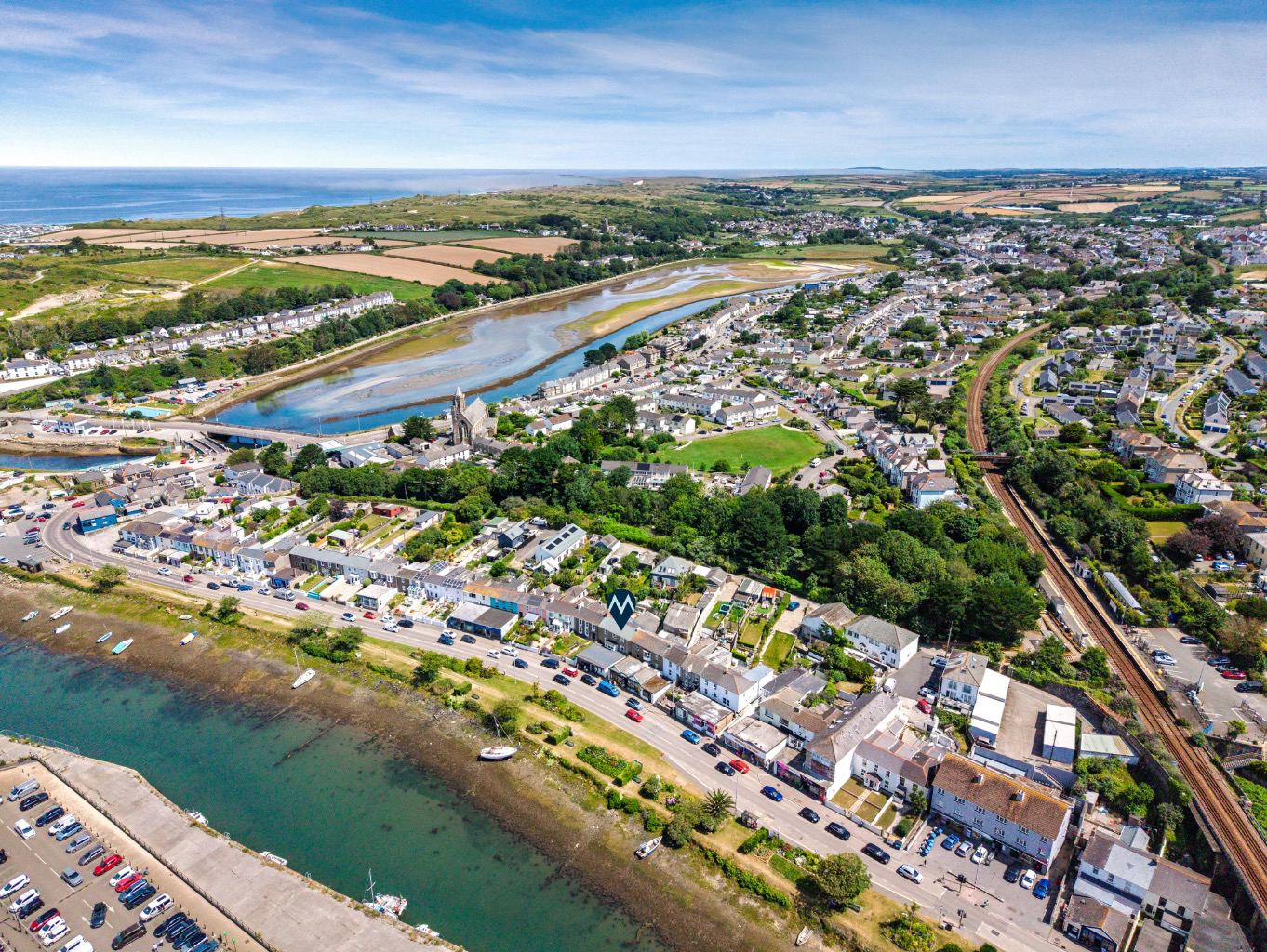 Hayle, Spacious home with views, photo 8